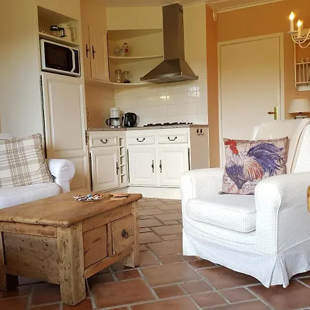 Buitenverblijf 't Herfse - Schilderachtig Uitzicht! 아파트 메헬렌